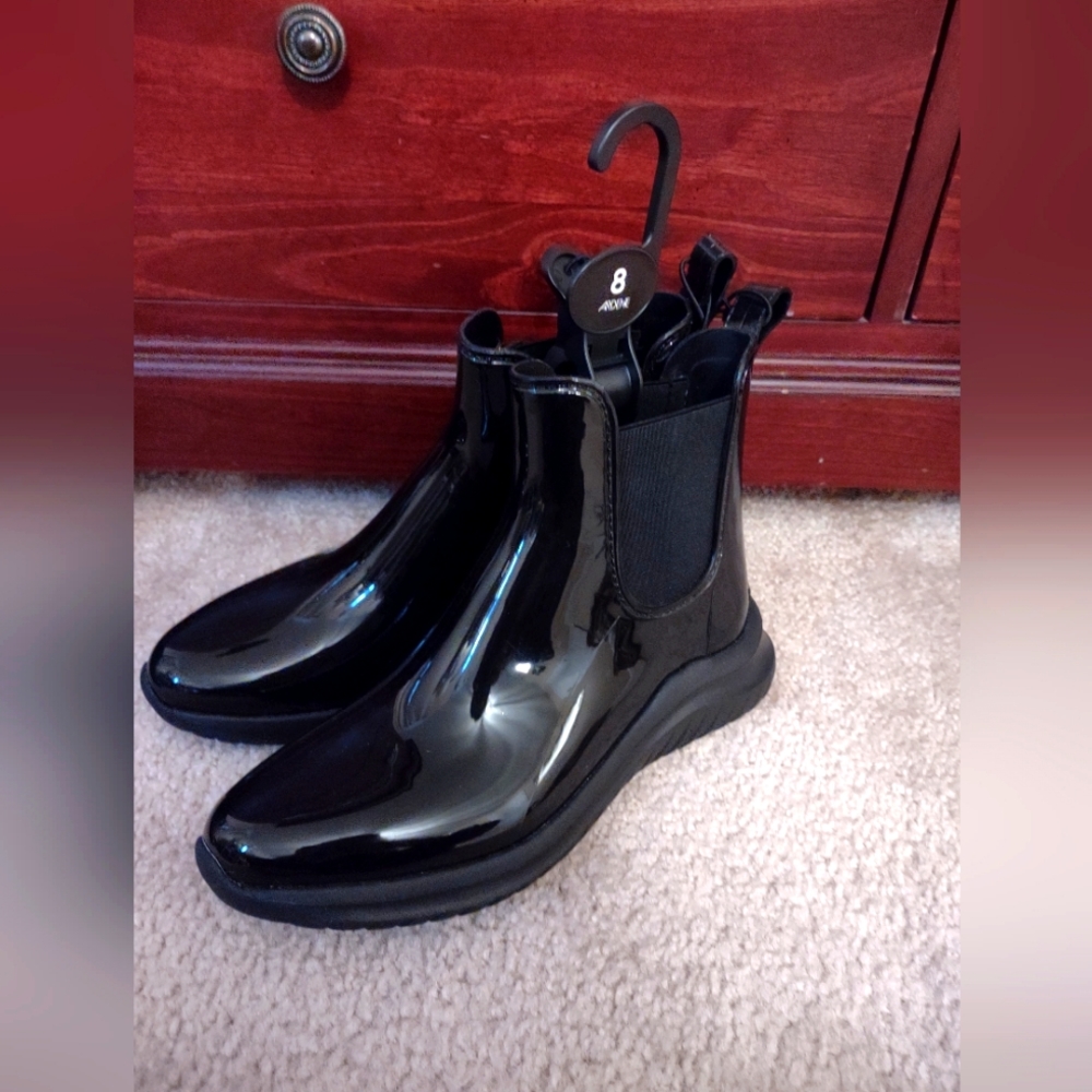 NWT Ardene Rain boots size 8
